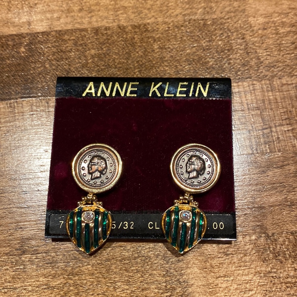 Vintage Anne Klein clip on earrings